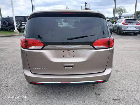 2018 Chrysler Pacifica Touring Plus