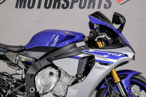 2016 Yamaha YZF-R1