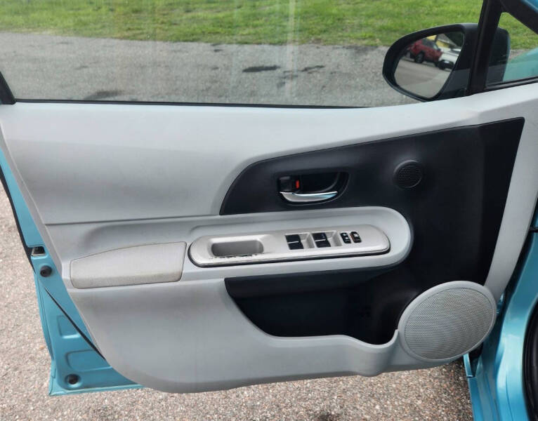2013 Toyota Prius c Four