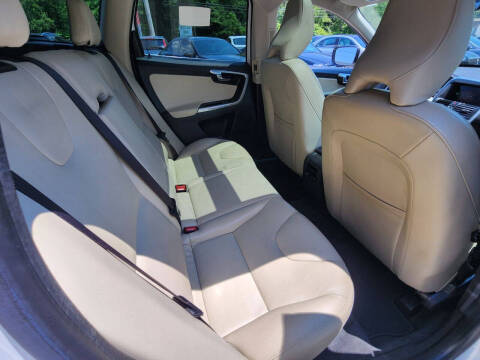 2016 Volvo XC60 T6 Drive-E