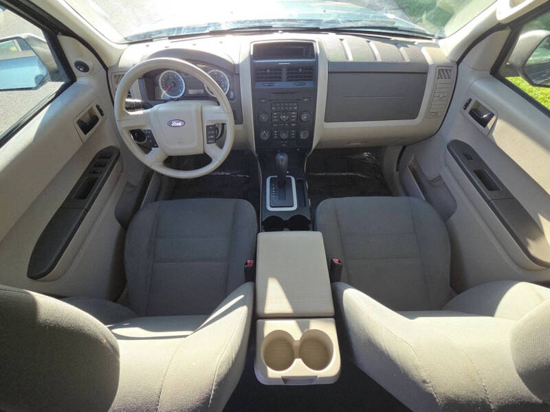 2011 Ford Escape XLS