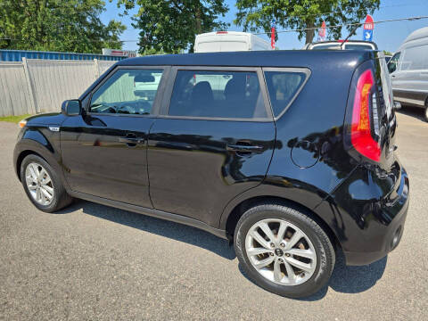 2017 Kia Soul +