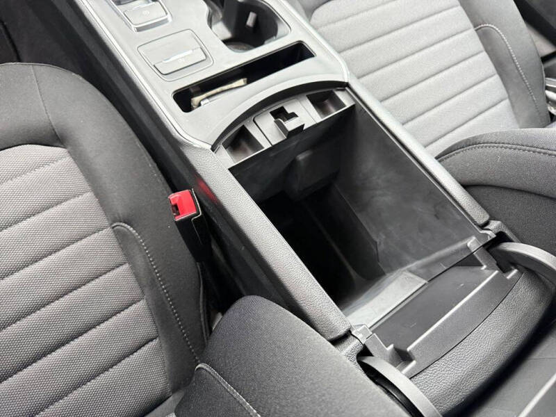 2022 Ford Edge SE