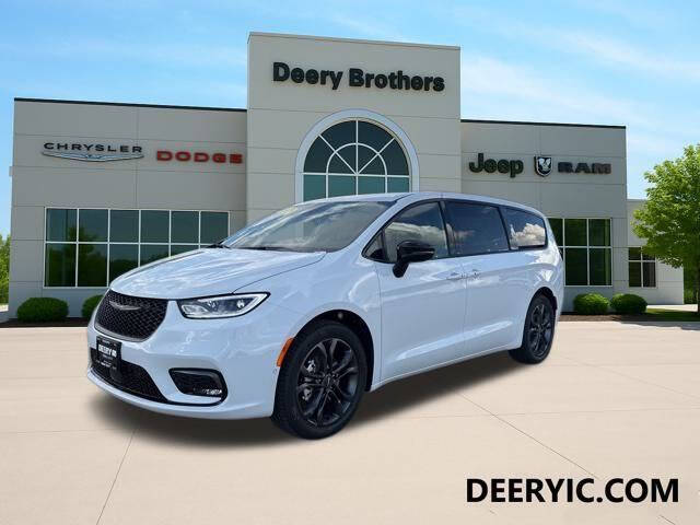 2026 Chrysler Pacifica Select