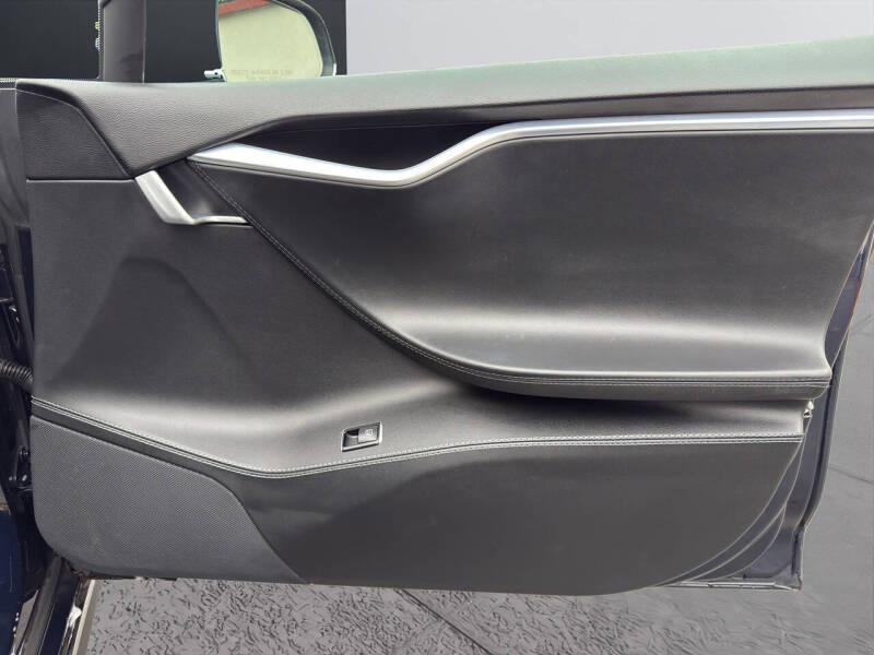 2015 Tesla Model S 85D