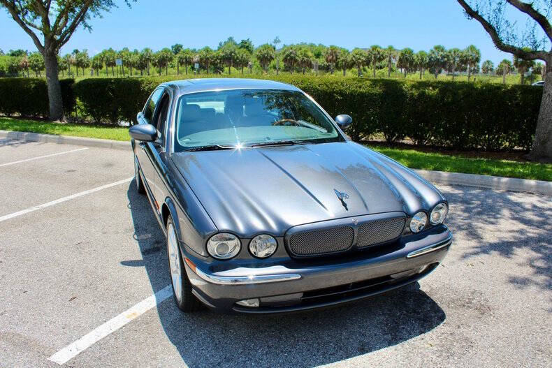 2004 Jaguar XJR