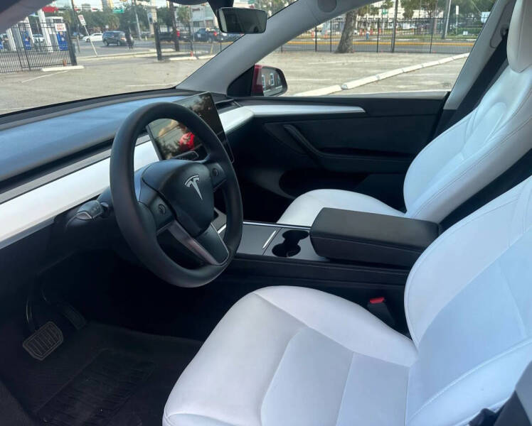 2025 Tesla Model Y Long Range