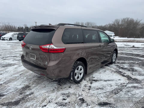 2018 Toyota Sienna LE Mobility 7-Passenger