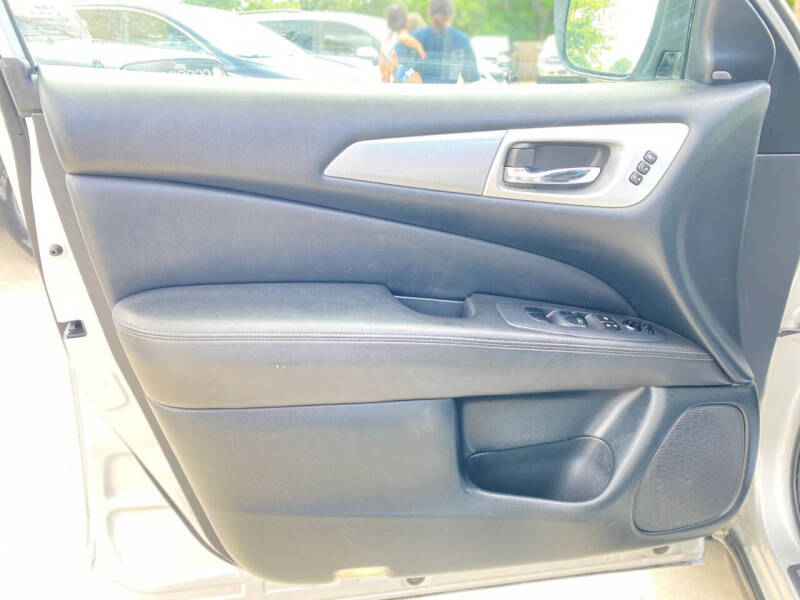 2020 Nissan Pathfinder SL