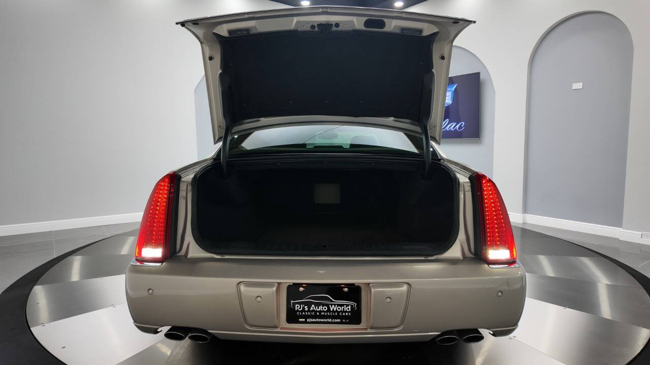 2009 Cadillac DTS 48
