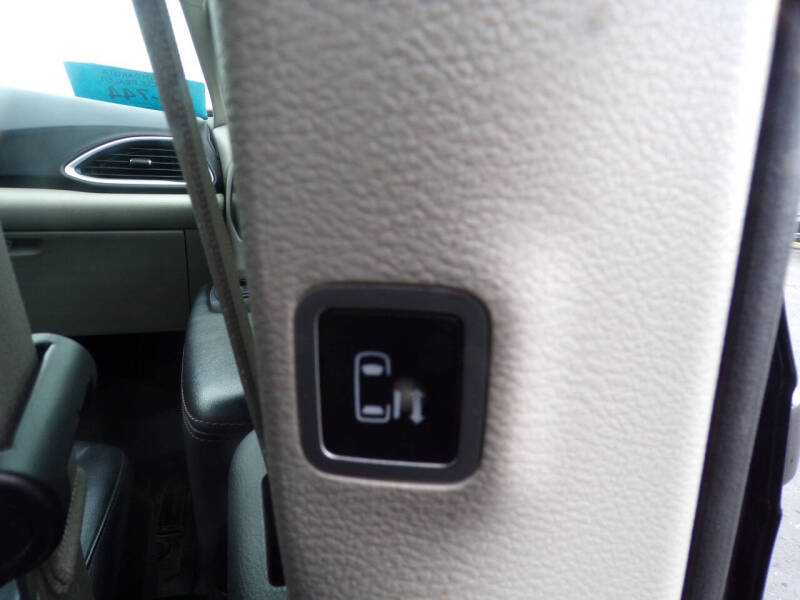 2020 Chrysler Pacifica Touring L Plus