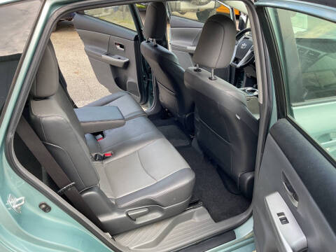 2013 Toyota Prius v Five