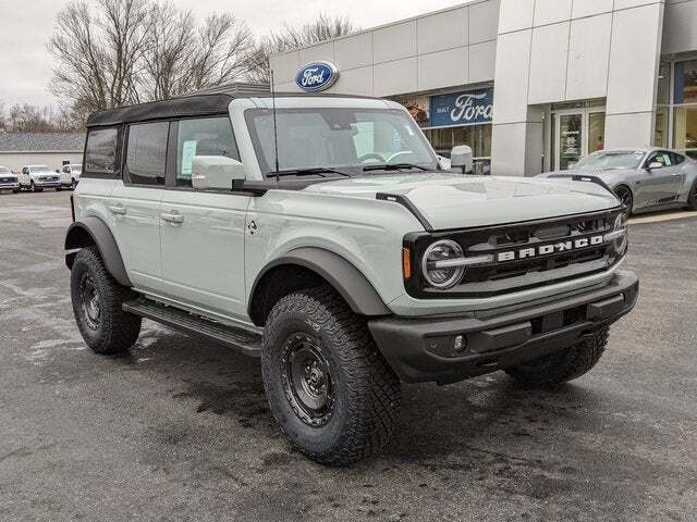 2024 Ford Bronco Outer Banks