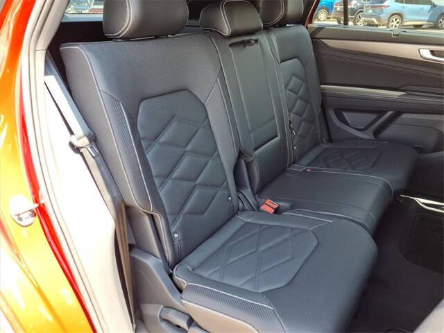 2024 Volkswagen Atlas Cross Sport SE 4Motion