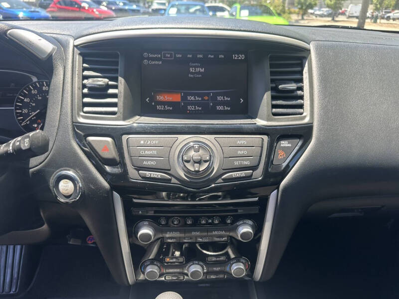 2020 Nissan Pathfinder S