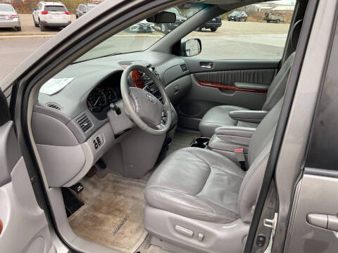 2004 Toyota Sienna XLE 7 Passenger