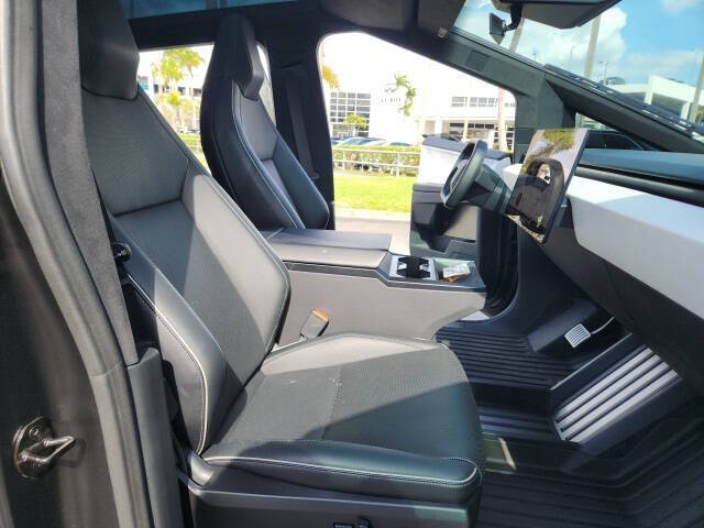 2024 Tesla Cybertruck