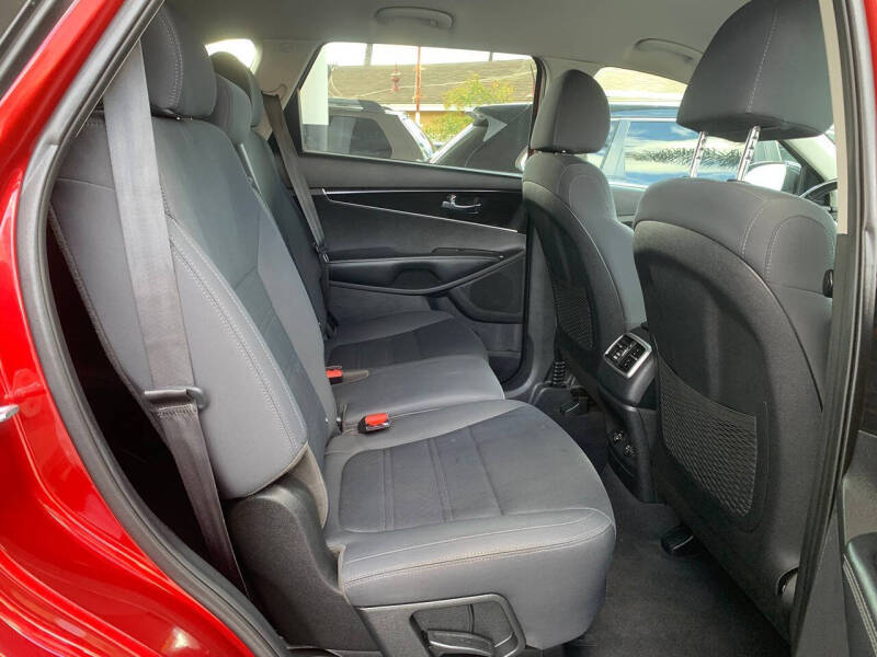 2019 Kia Sorento S V6