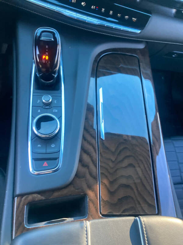 2023 Cadillac Escalade Sport Platinum