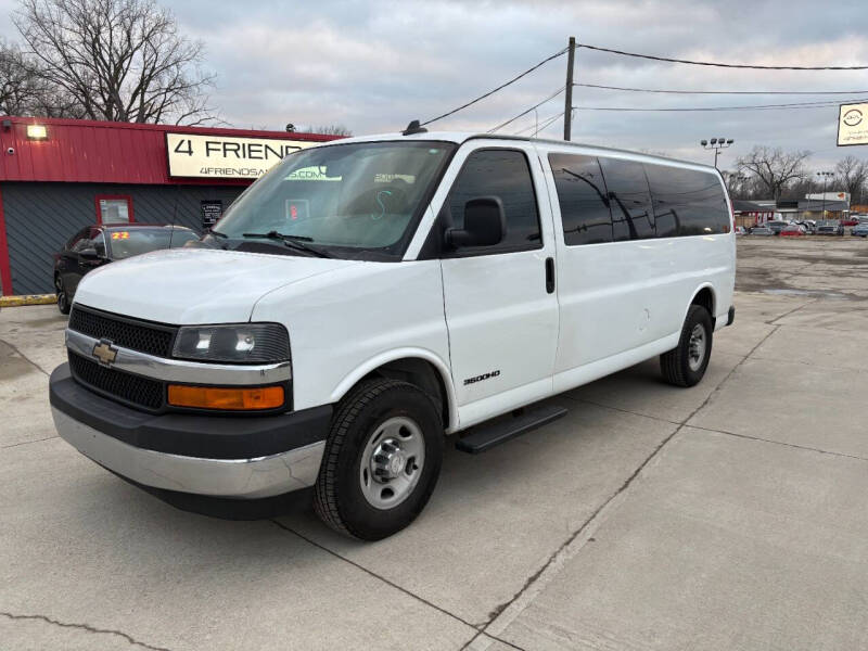 2017 Chevrolet Express Passenger LS's photo