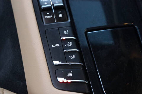 2016 Porsche Panamera Edition