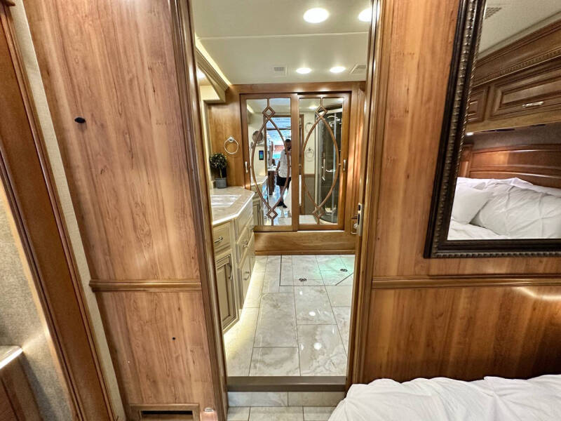 2017 Entegra Anthem 44b 1.5 Bath, 450hp Dies