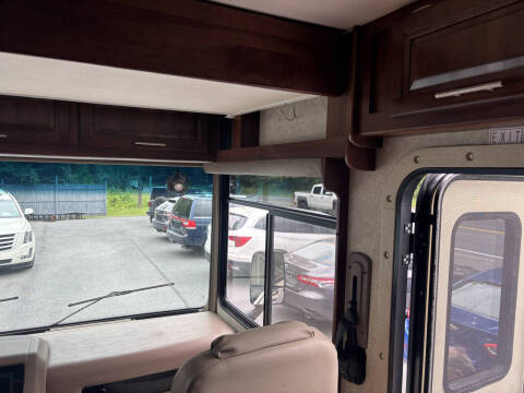 2015 Ford GEORGETOWN FOREST RIVER