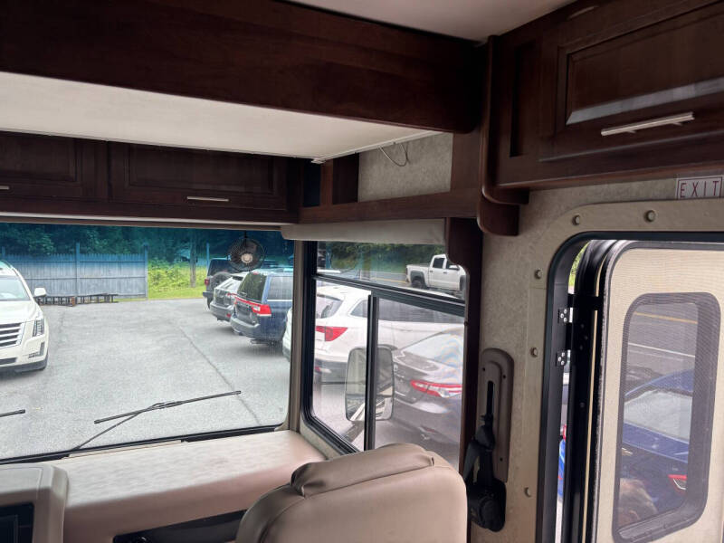 2015 Ford GEORGETOWN FOREST RIVER