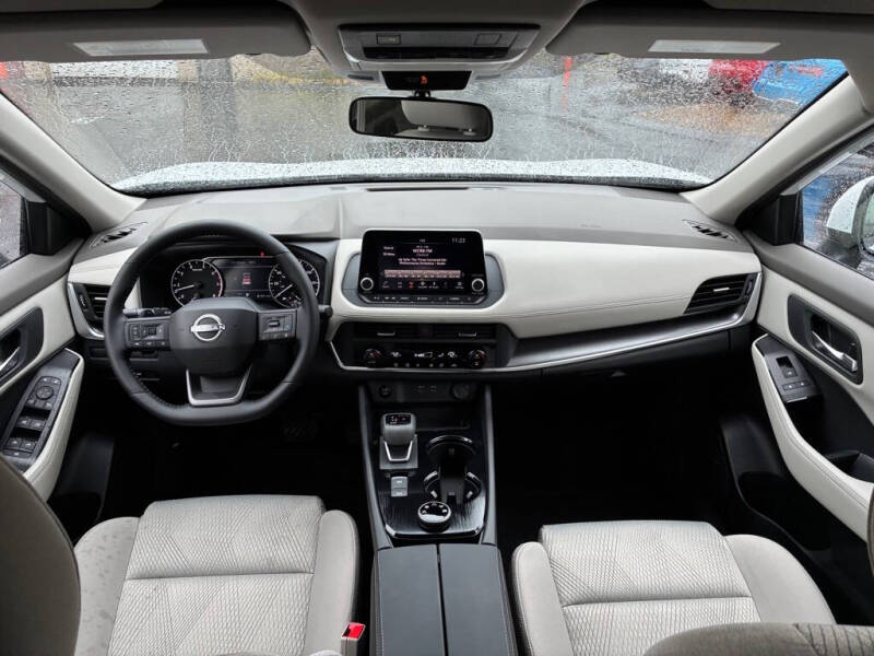 2025 Nissan Rogue SV