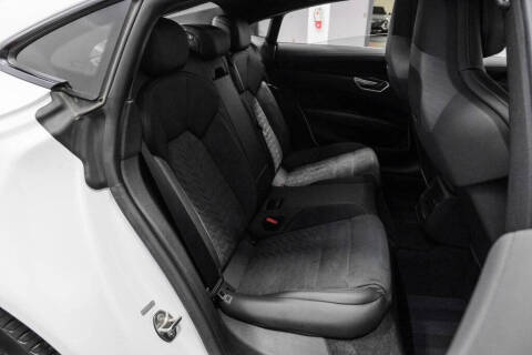 2022 Audi e-tron GT quattro Premium Plus