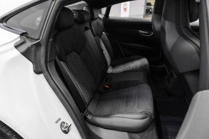 2022 Audi e-tron GT quattro Premium Plus