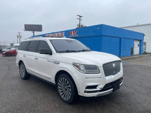 2018 Lincoln Navigator for sale at M-97 Auto Dealer in Roseville MI