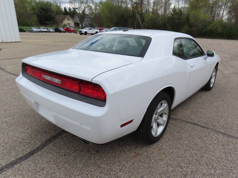 2013 Dodge Challenger SXT Plus