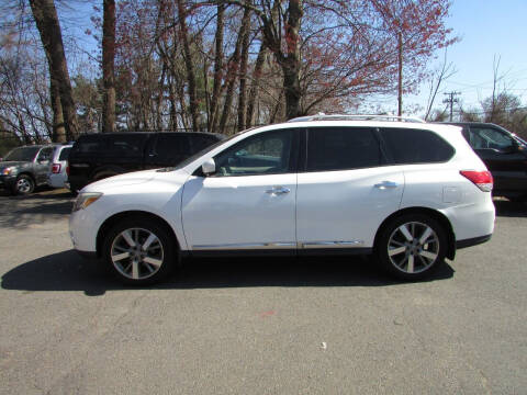 2014 Nissan Pathfinder for sale at Nutmeg Auto Wholesalers Inc in East Hartford CT