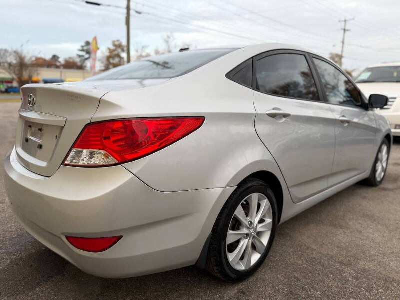 2012 Hyundai Accent GLS