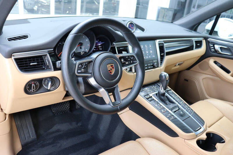 2017 Porsche Macan S