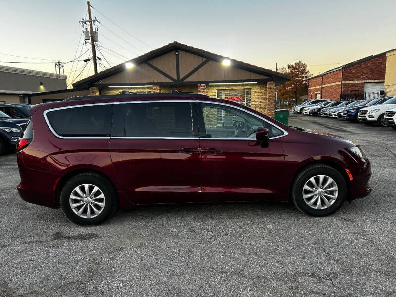 2017 Chrysler Pacifica Touring
