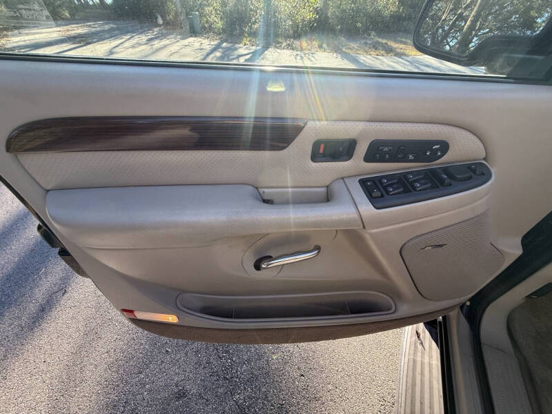 2004 Cadillac Escalade