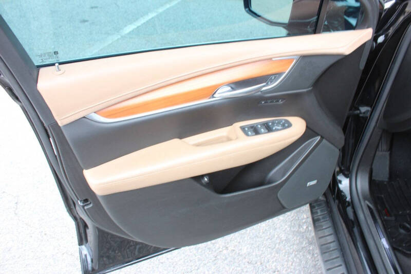 2017 Cadillac XT5 Platinum