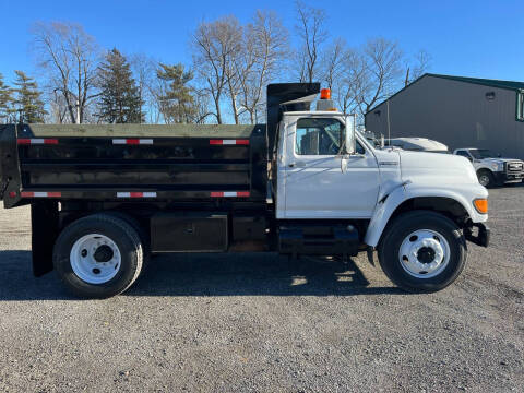 1999 Ford F-800 for sale at MOES AUTO SALES in Spiceland IN