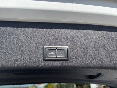 2024 Audi Q8 e-tron quattro Premium