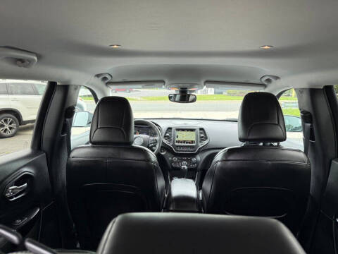 2023 Jeep Cherokee Altitude Lux