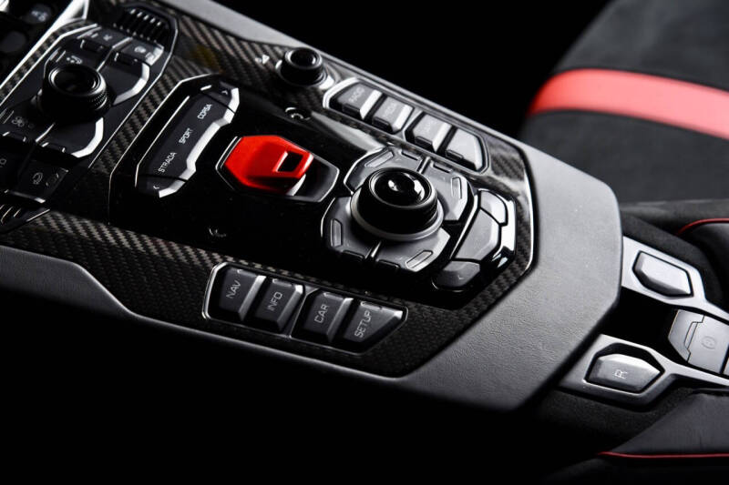 2016 Lamborghini Aventador LP 750-4 SV