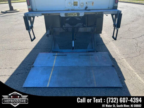 2012 Freightliner M2 106