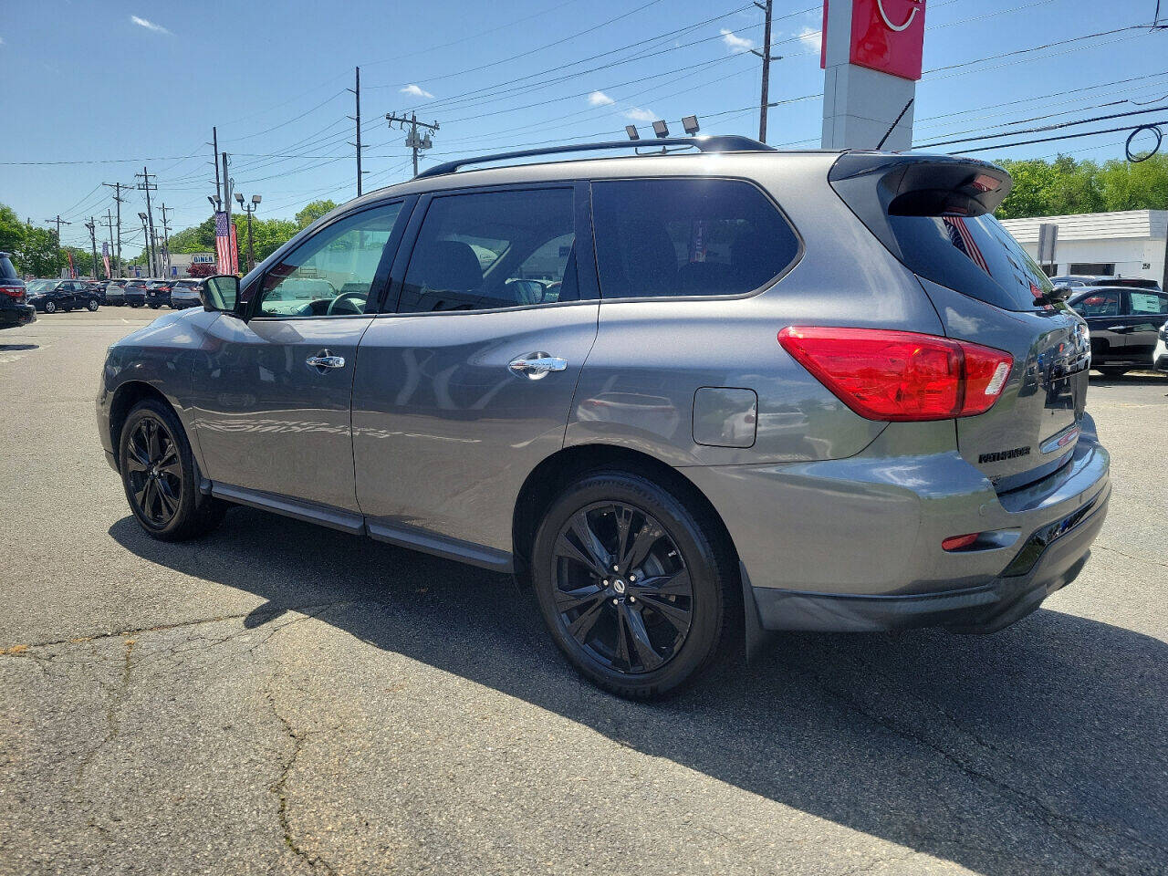 2018 Nissan Pathfinder for sale at HILLTOP NISSAN in East Hanover, NJ