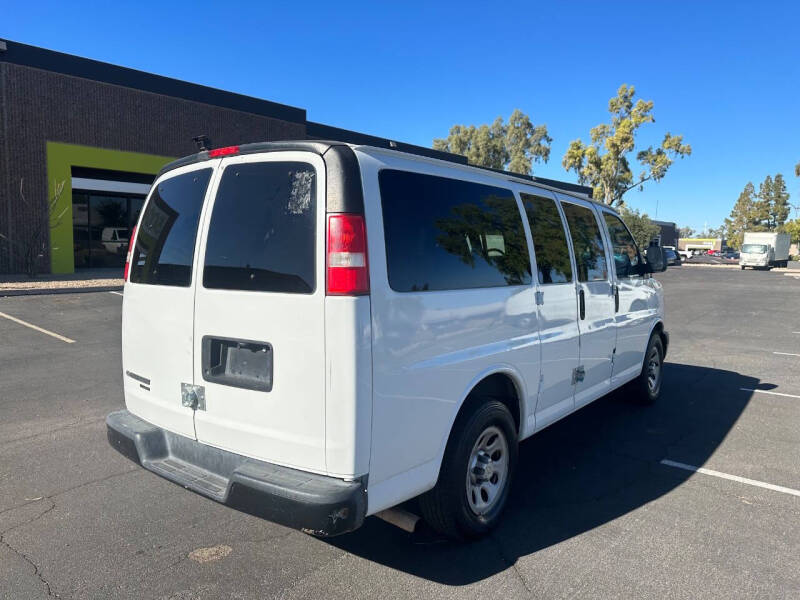 2012 Chevrolet Express LS photo 4