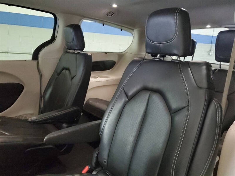 2022 Chrysler Pacifica Touring L