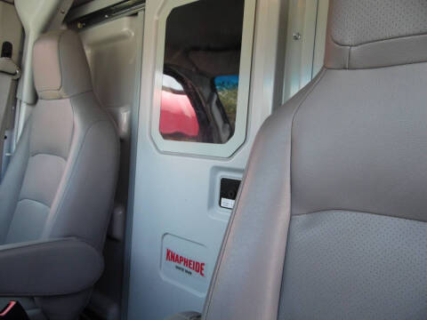2025 Ford E-350