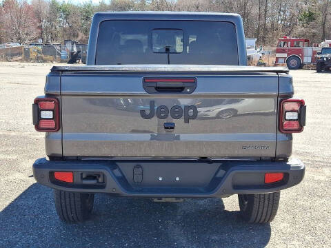 2026 Jeep Gladiator Sahara