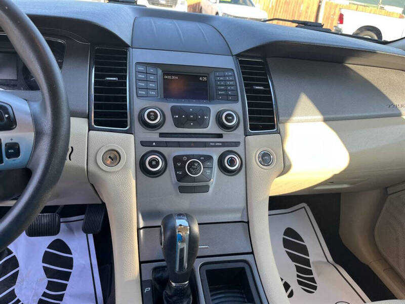 2016 Ford Taurus SE